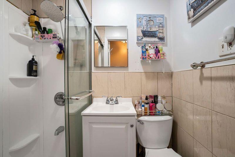 15-36 Gates Avenue, Brooklyn, NY 11237