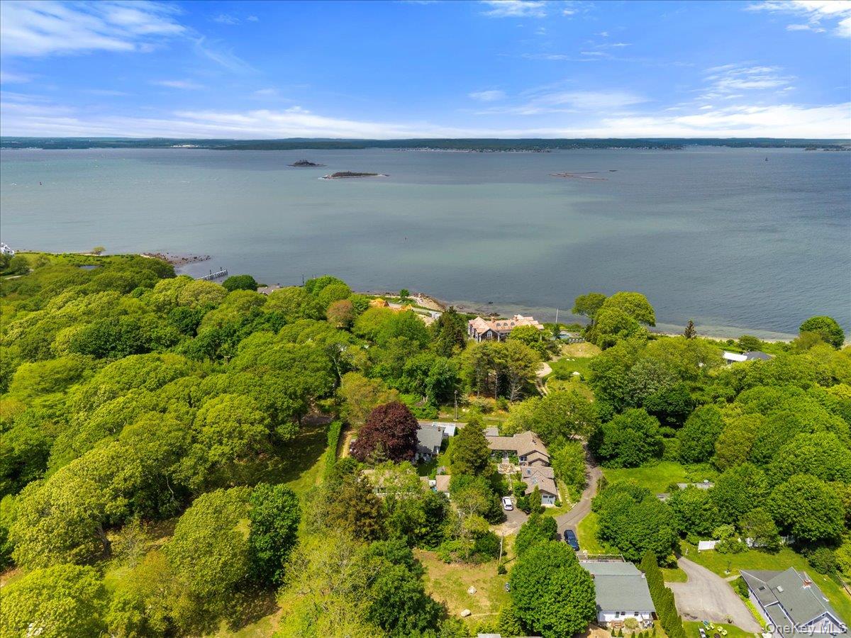 Avenue B, Fishers Island, NY 06390