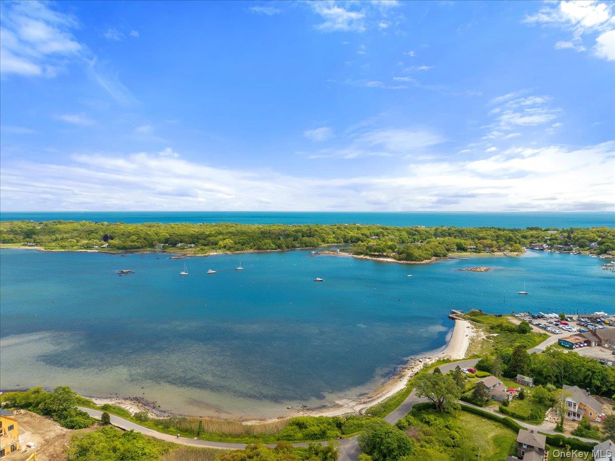 Avenue B, Fishers Island, NY 06390