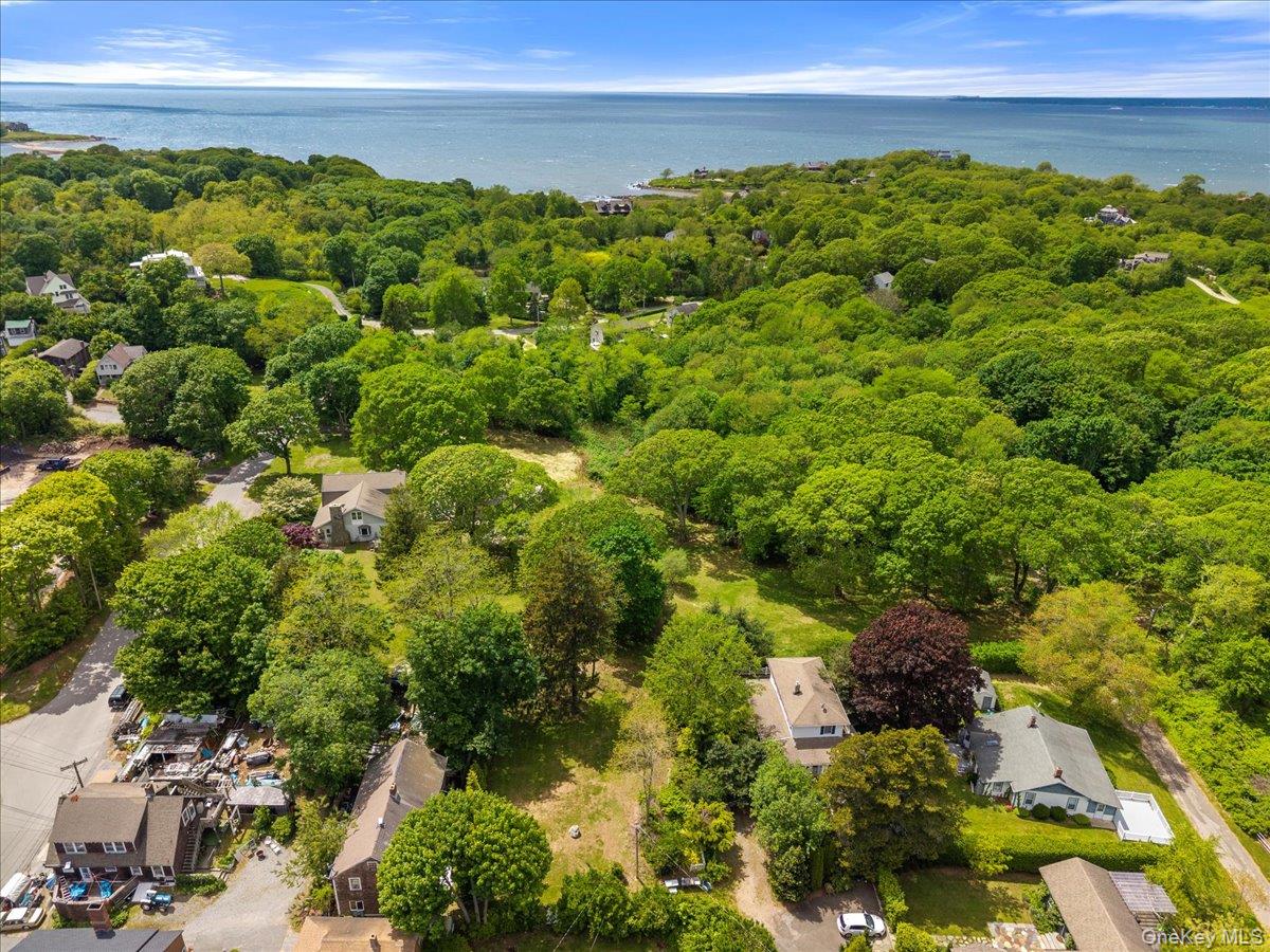 Avenue B, Fishers Island, NY 06390
