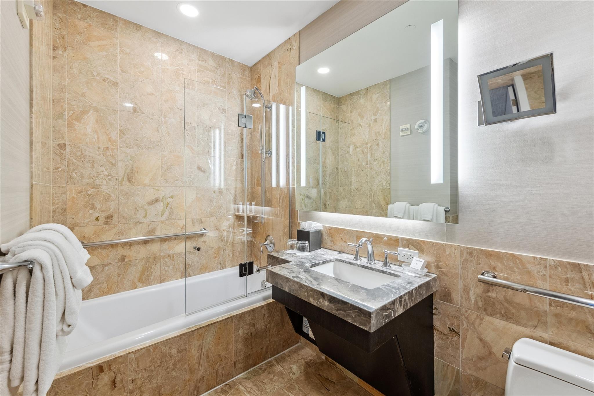 1 Central Park W # 316, New York (Manhattan), NY 10023