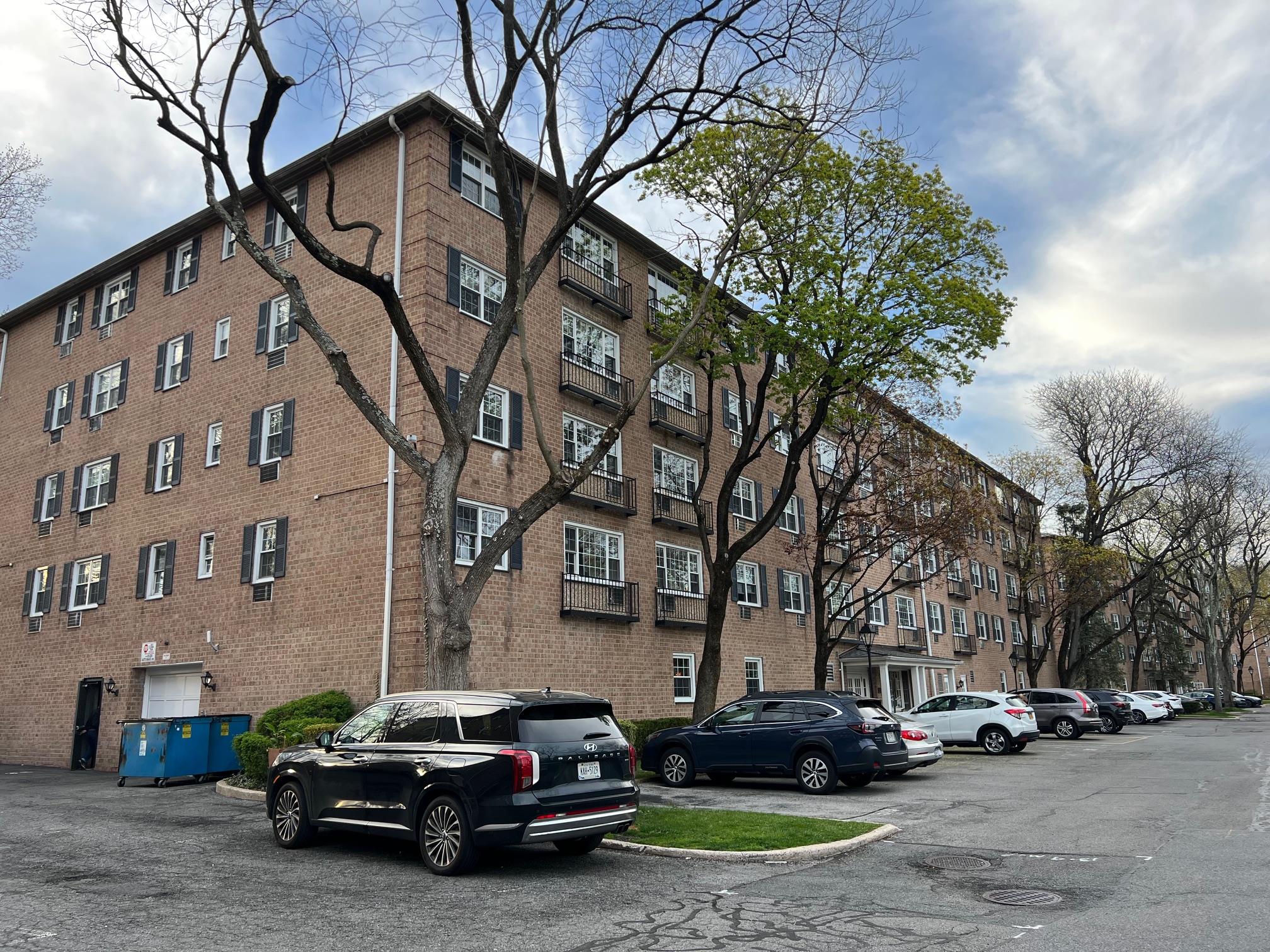 2 Consulate Drive # 1-A, Tuckahoe, NY 10707