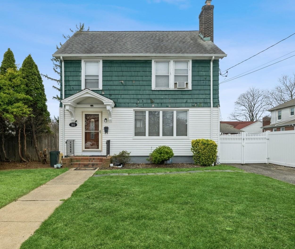102 East STreet, Hicksville, NY 11801