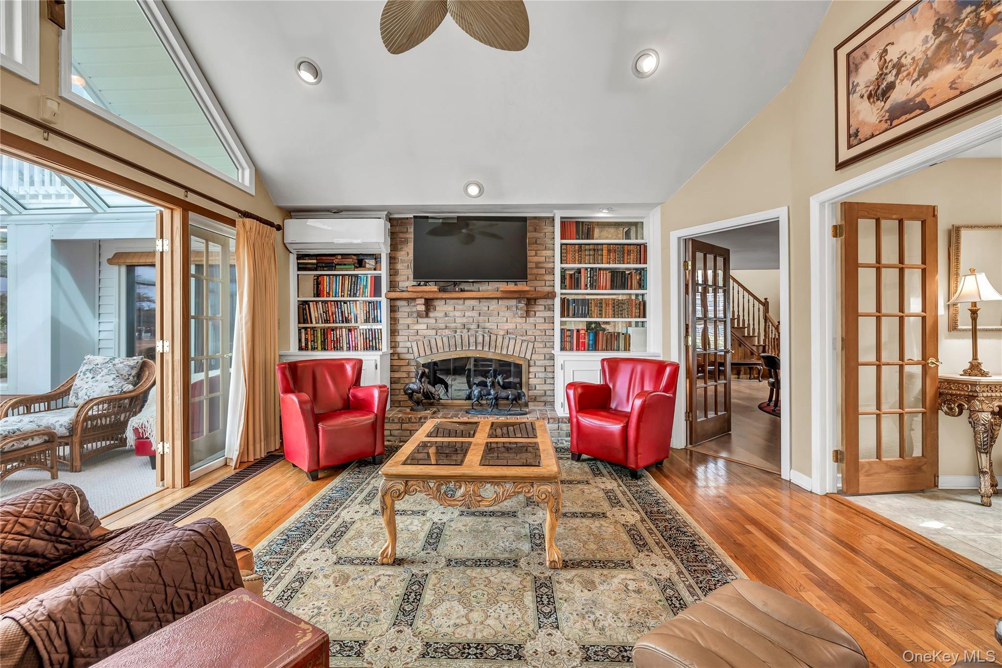 20 Oak Lane, Hampton Bays, NY 11946