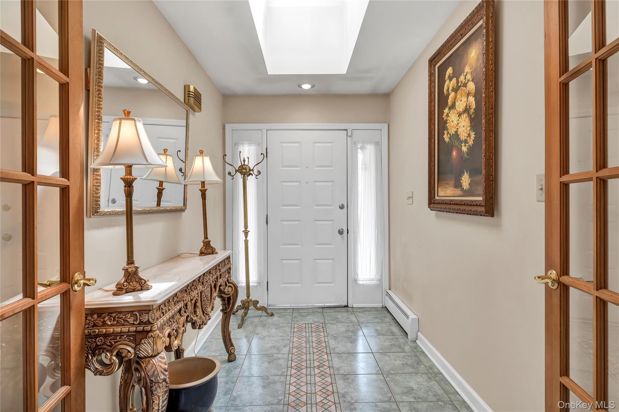 20 Oak Lane, Hampton Bays, NY 11946