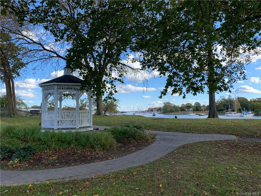 1015 Old Post Road # 3R, Mamaroneck, NY 10543