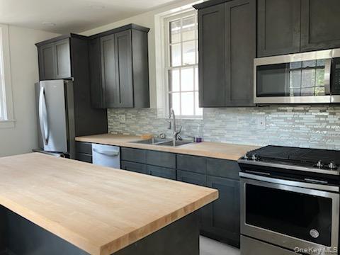 12 Pine Hill Road, Tuxedo Park, NY 10987