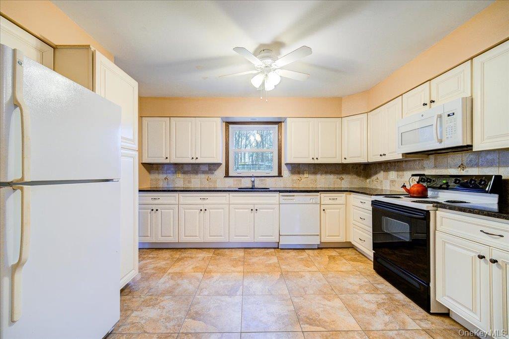 33 Winchester Drive, Monroe, NY 10950