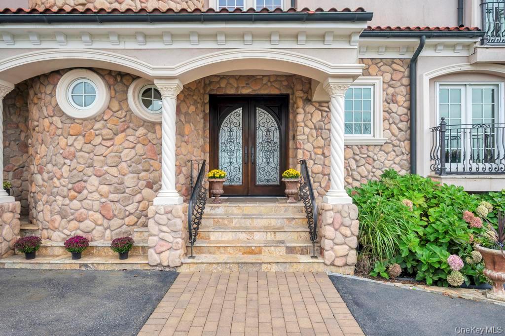 1101 Harbor Road, Hewlett, NY 11557