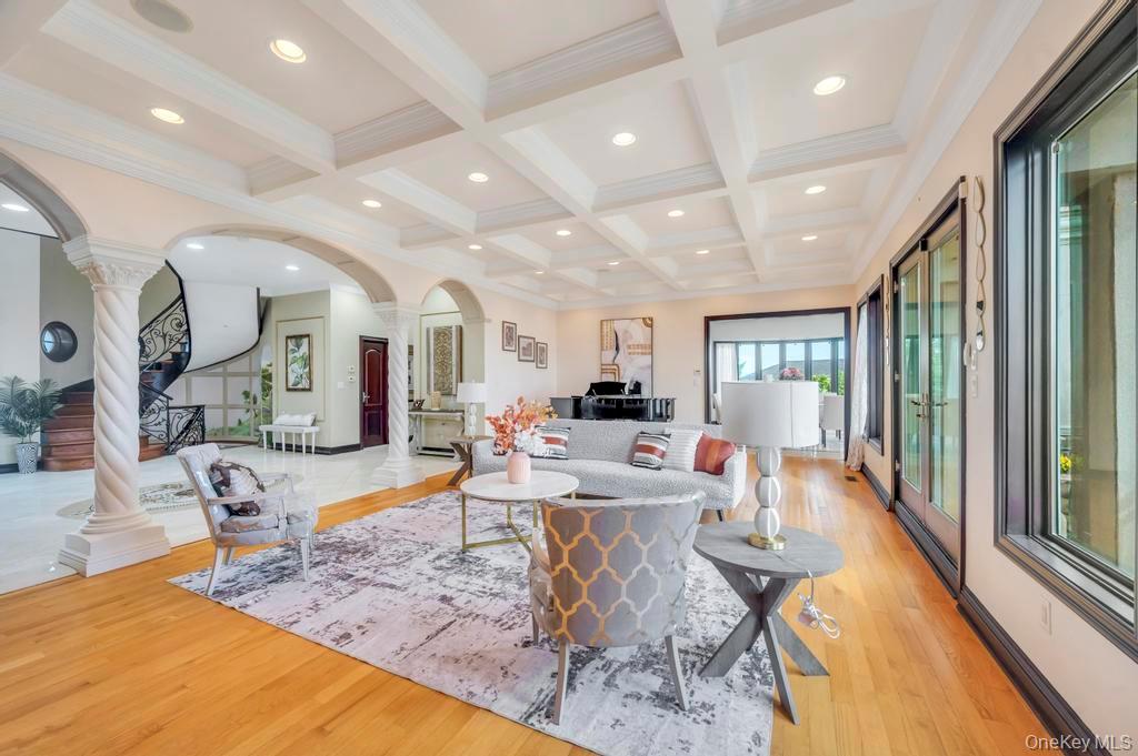 1101 Harbor Road, Hewlett, NY 11557