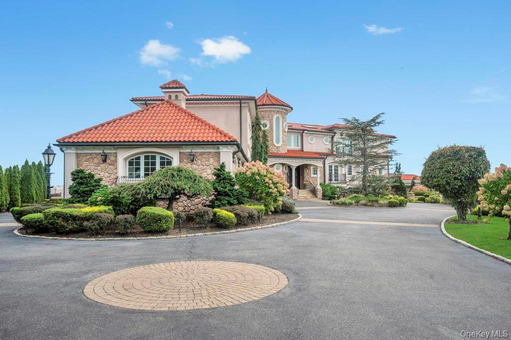 1101 Harbor Road, Hewlett, NY 11557