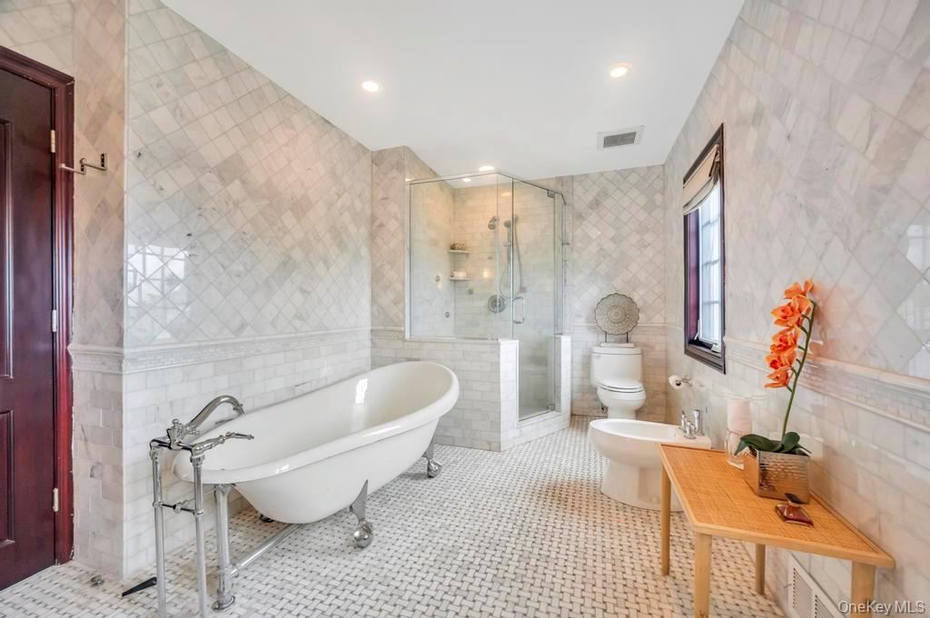 1101 Harbor Road, Hewlett, NY 11557