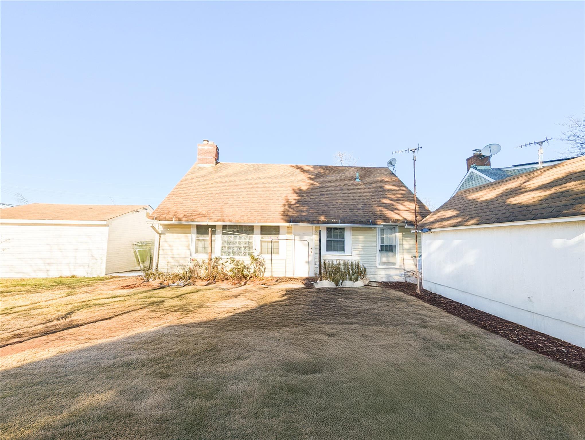 806 Oliver Avenue, Westbury, NY 11590