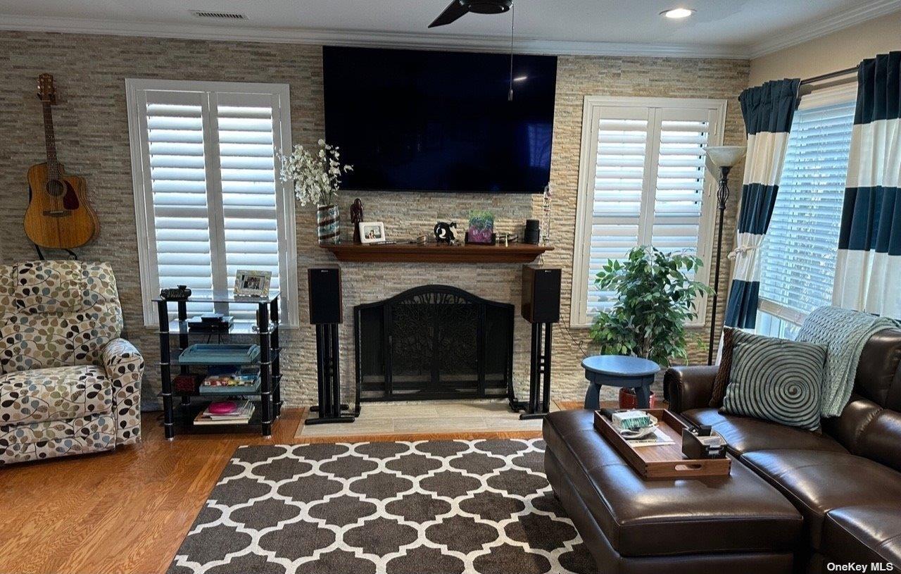 60 Erin Lane # 60, East Setauket, NY 11733