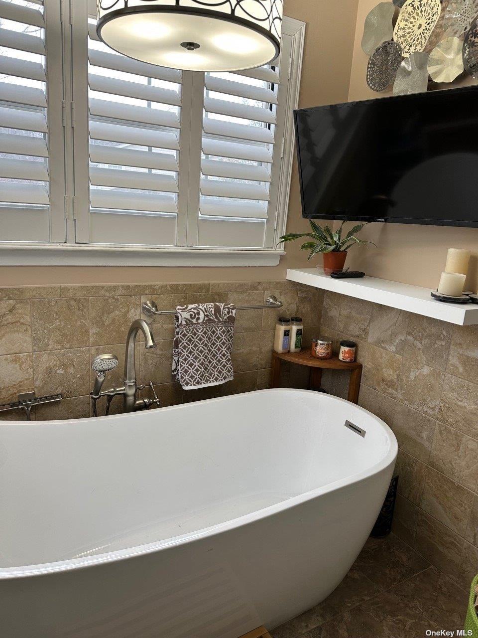 60 Erin Lane # 60, East Setauket, NY 11733