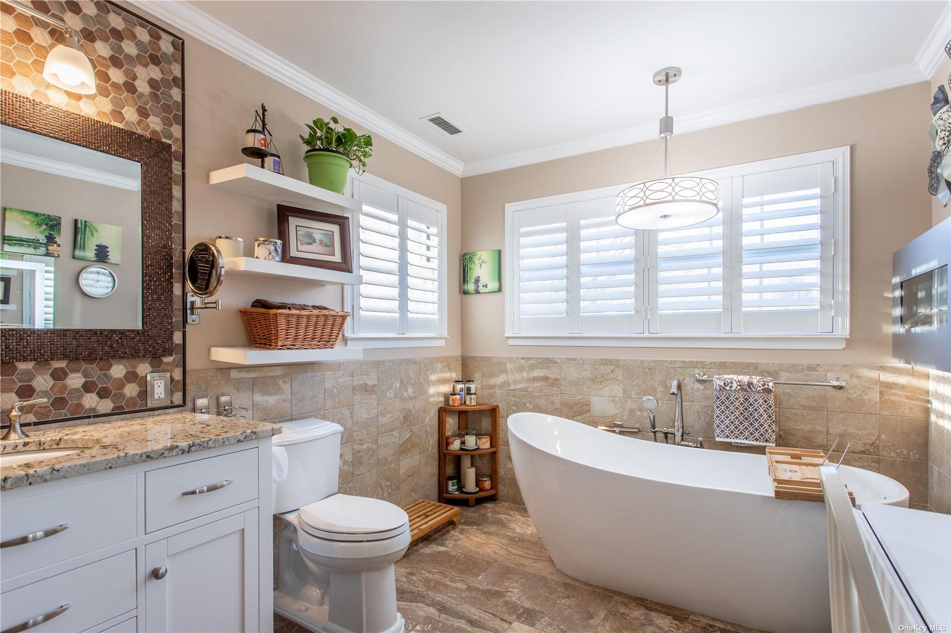 60 Erin Lane # 60, East Setauket, NY 11733