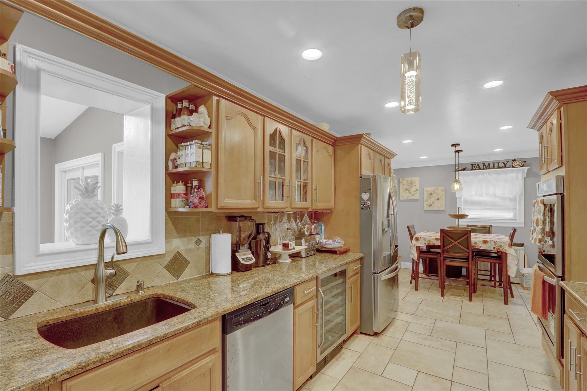 154 California Avenue, Freeport, NY 11520