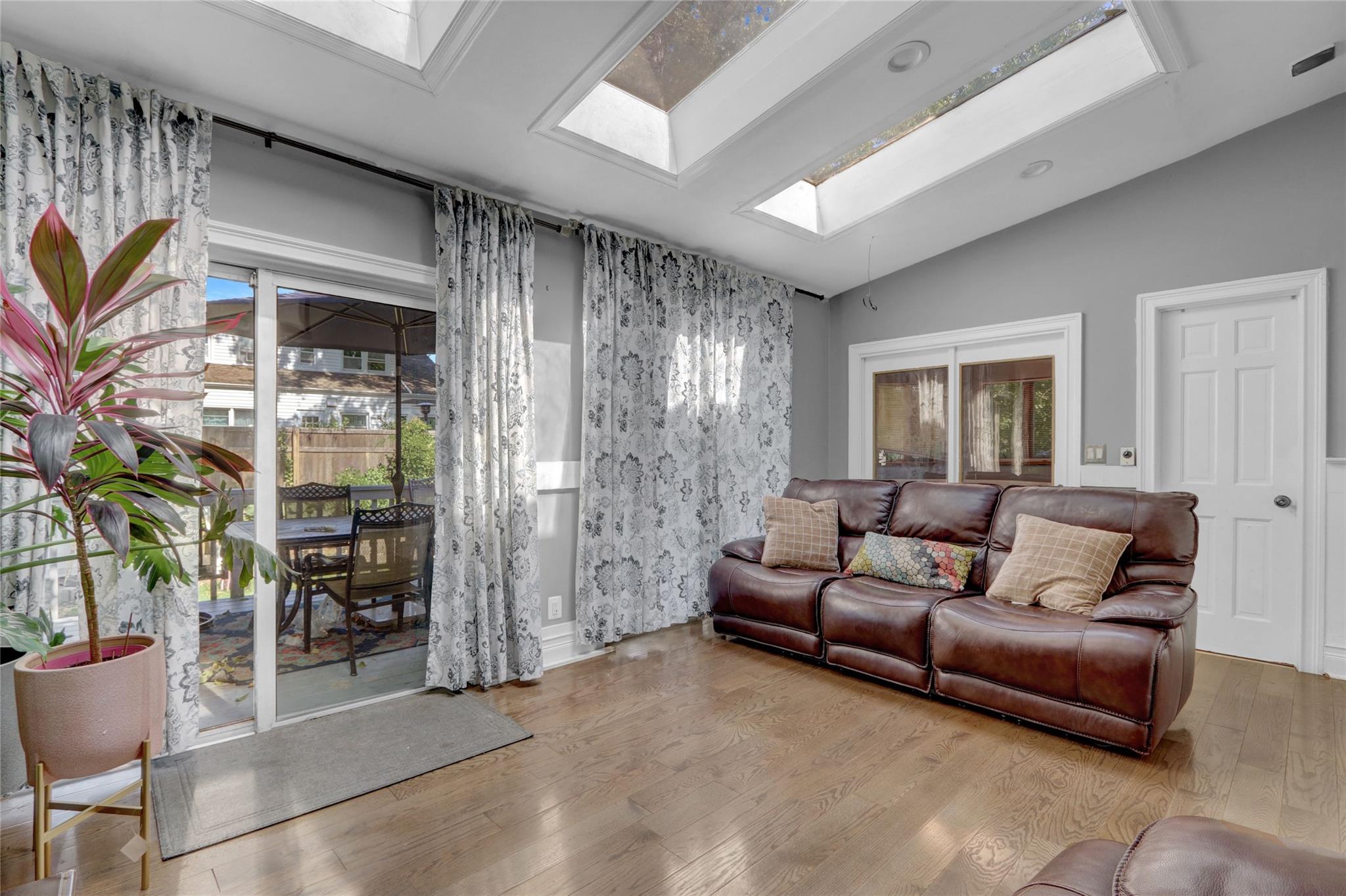 154 California Avenue, Freeport, NY 11520