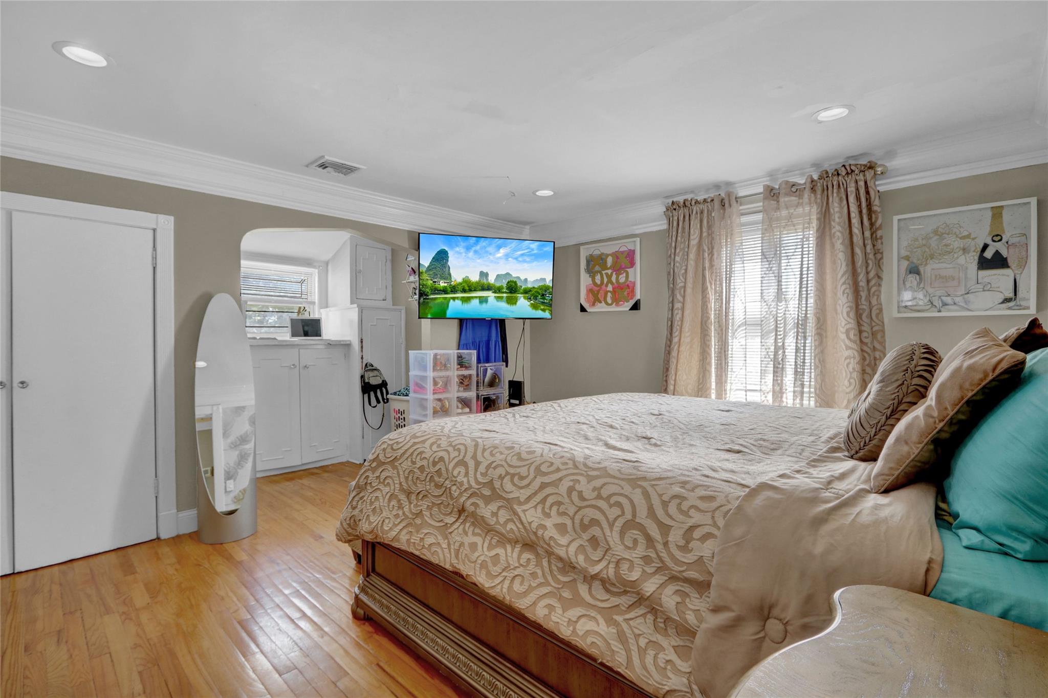 154 California Avenue, Freeport, NY 11520