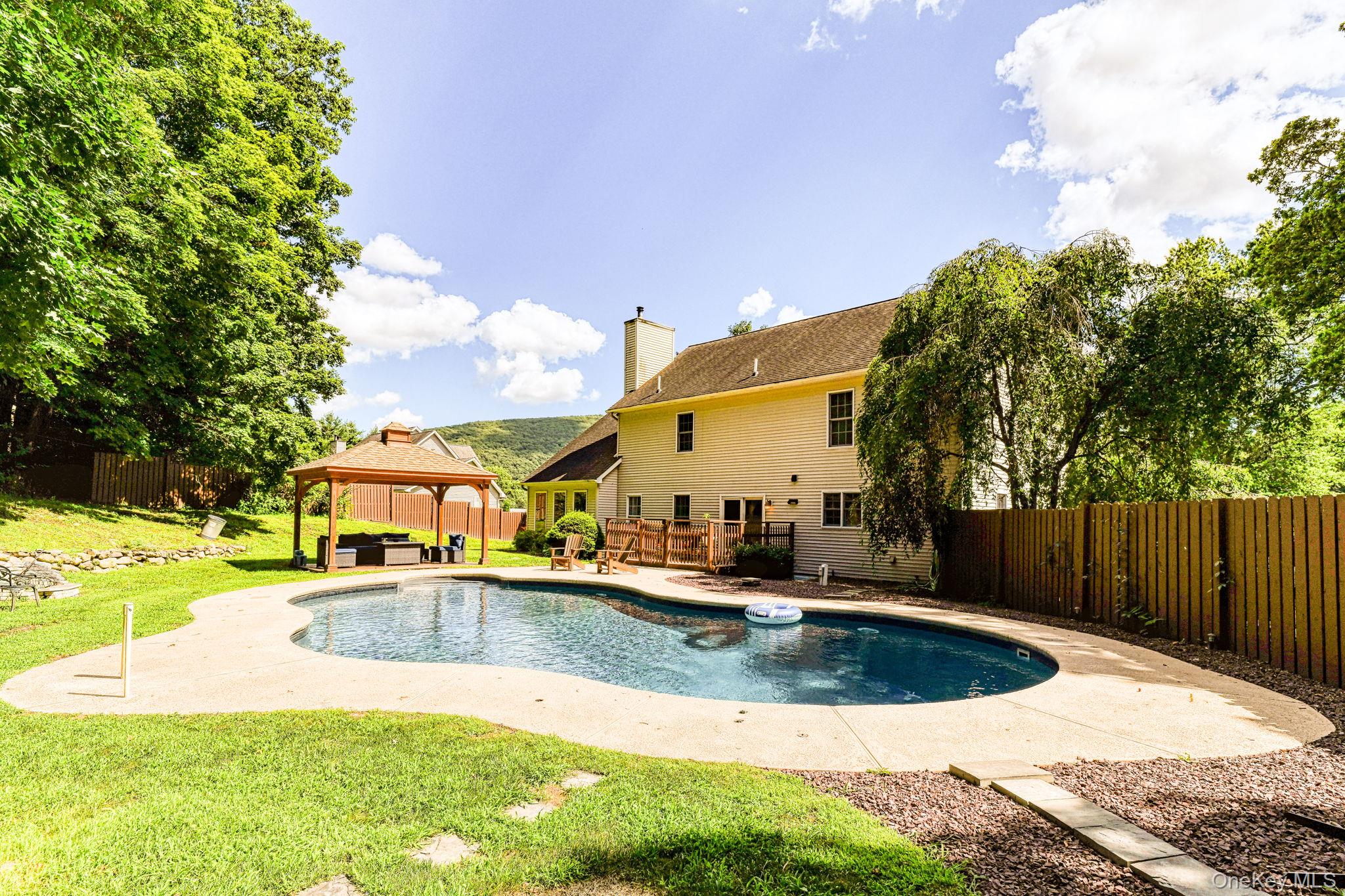 4 Kirsten Lean Lane, Salisbury Mills, NY 12577