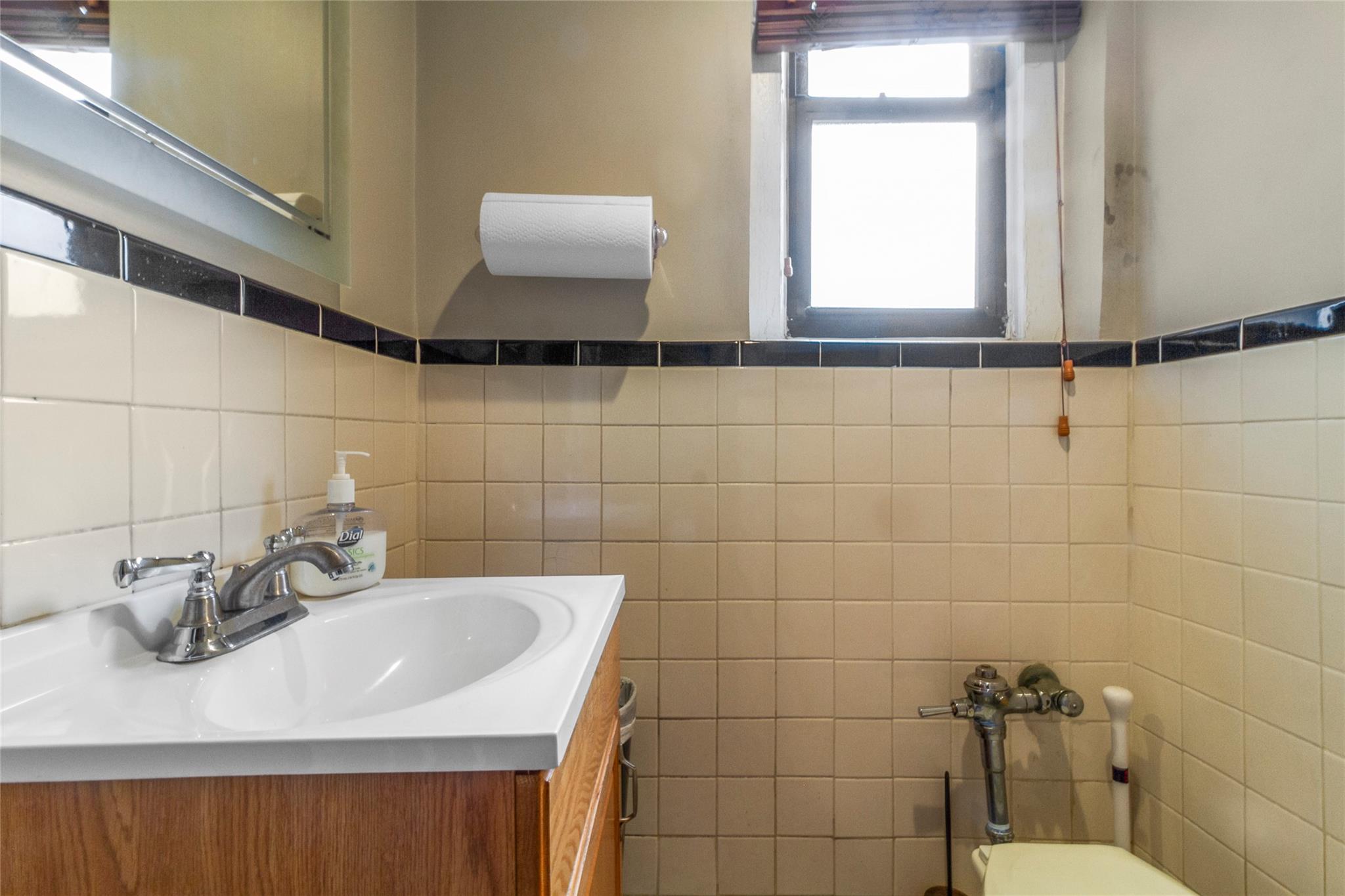 98-120 Queens Boulevard # 1 C, Rego Park, NY 11374
