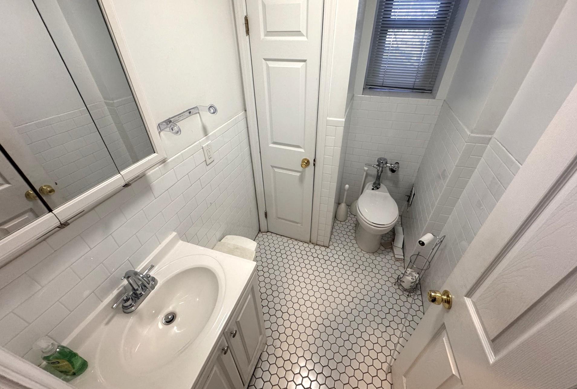 98-120 Queens Boulevard # 1 C, Rego Park, NY 11374