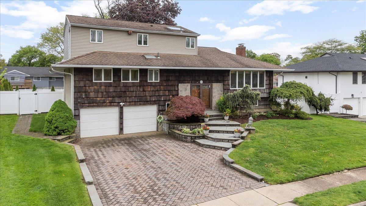 11 Voorhis Drive, Old Bethpage, NY 11804