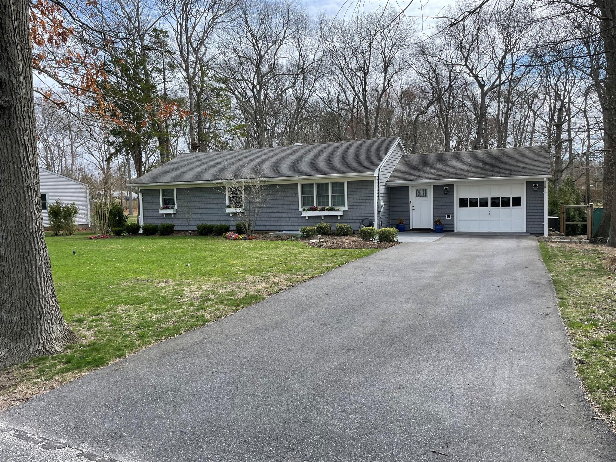 47 Beachfern Road, Center Moriches, NY 11934