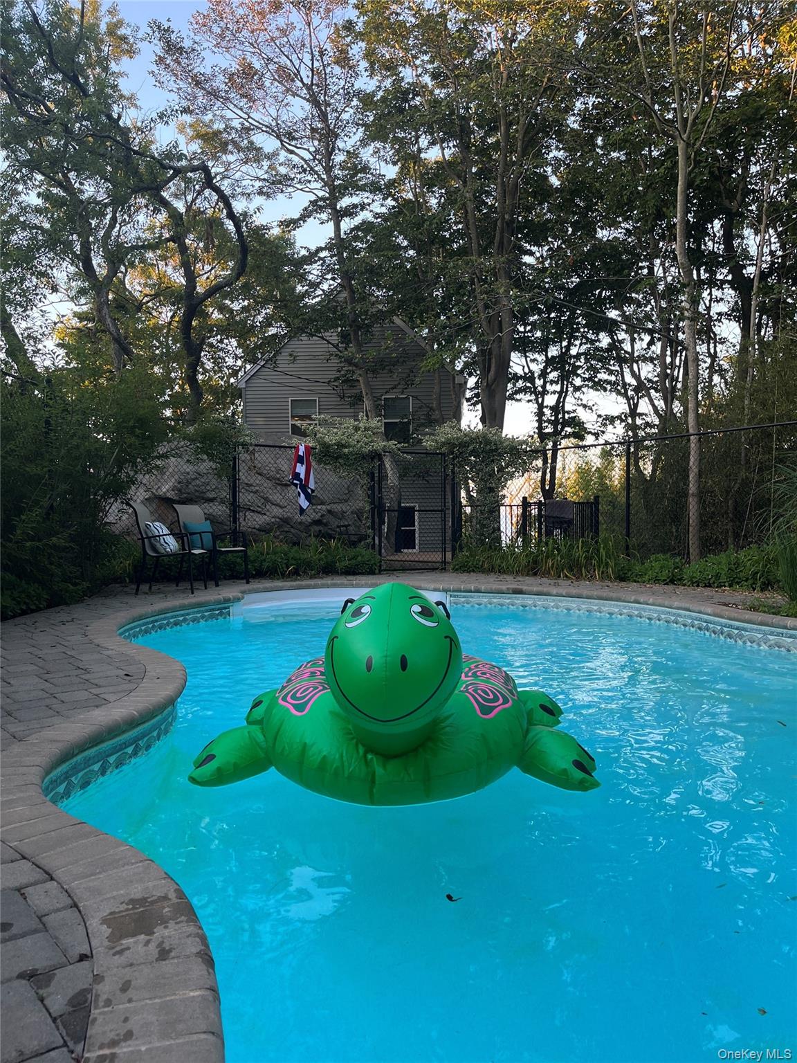 23 Park Place, Baiting Hollow, NY 11933