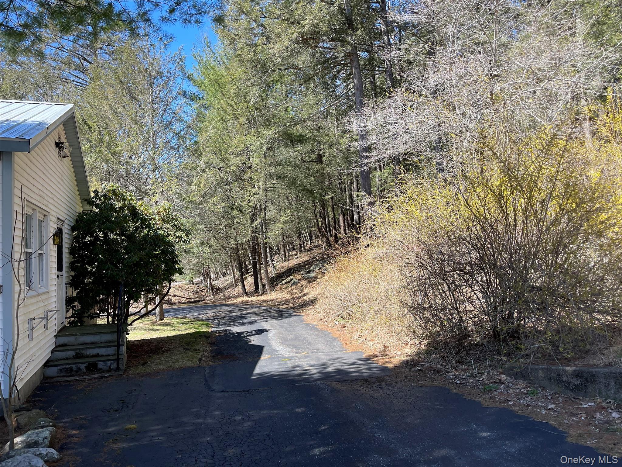 58 Baker Road, Bearsville, NY 12409