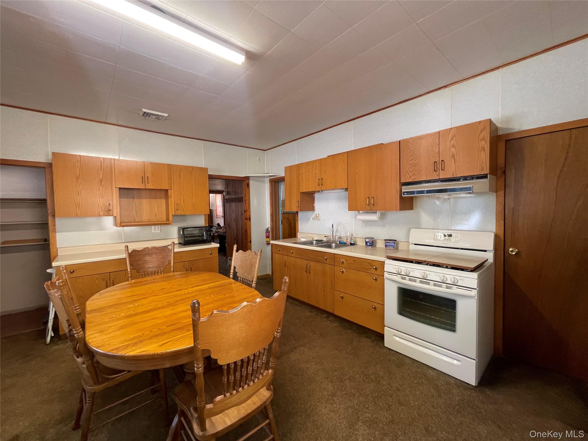 58 Baker Road, Bearsville, NY 12409