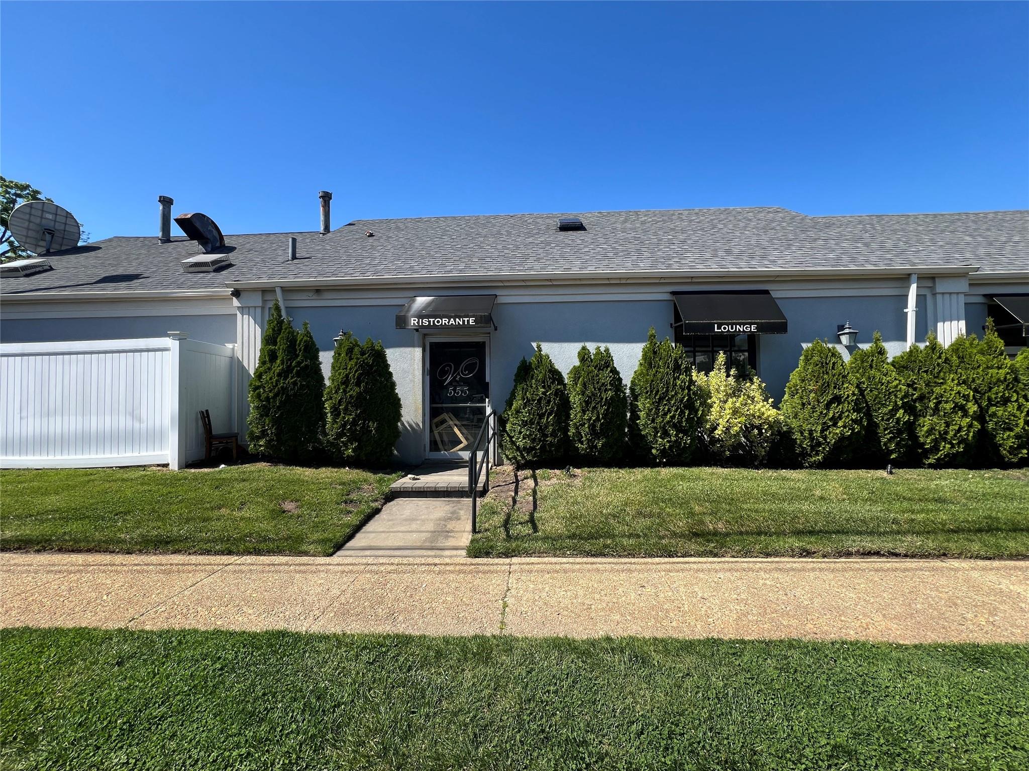 555 Broadway, Massapequa, NY 11758