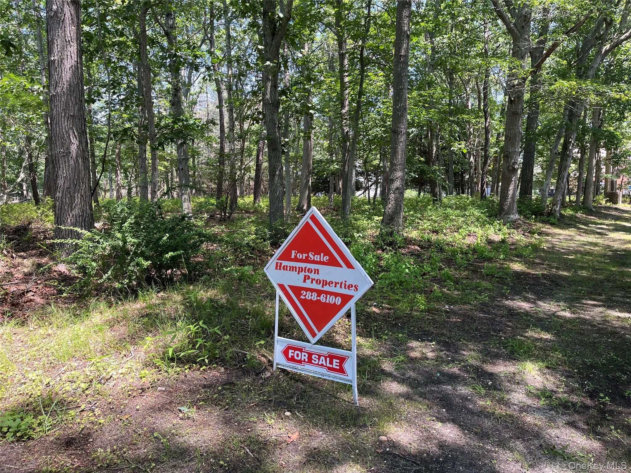 75 Montauk Highway, Westhampton, NY 11977