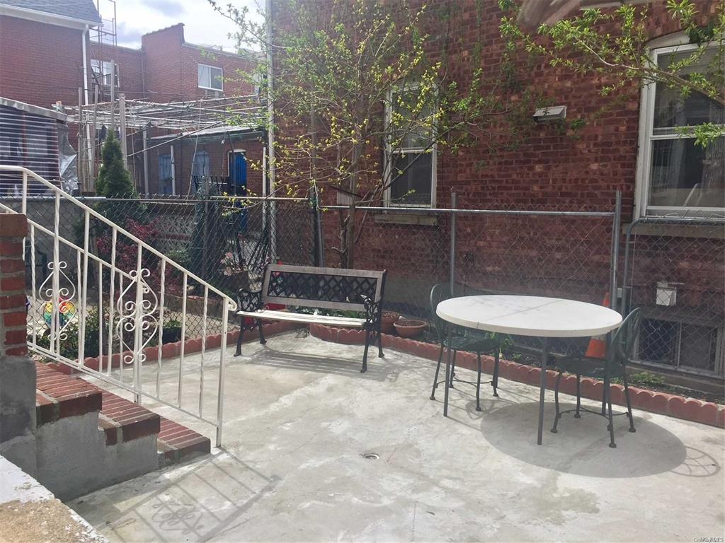 86-15 BRITTON Ave, Elmhurst, NY 11373