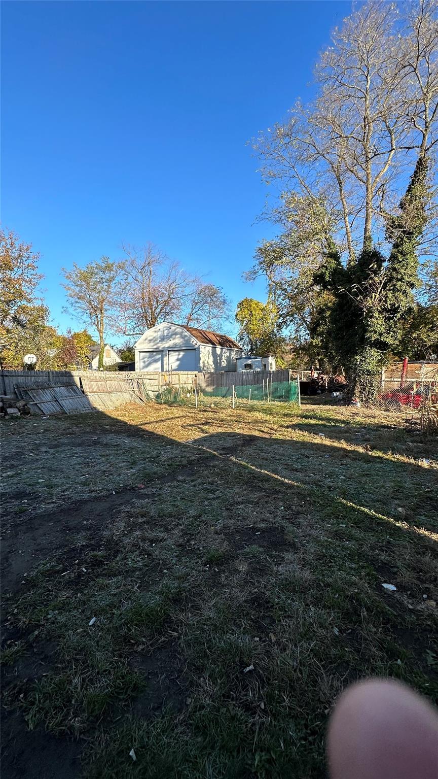 33 Sterling Place, Amityville, NY 11701