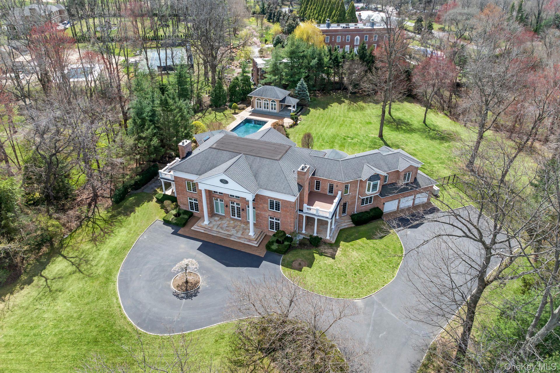 21 Harriman Drive, Sands Point, NY 11050