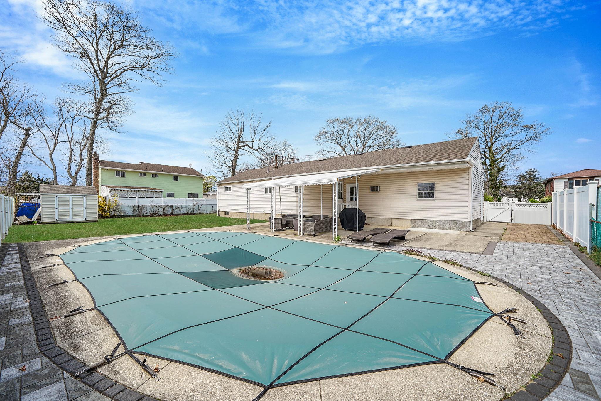 808 Windmill Avenue, West Babylon, NY 11704