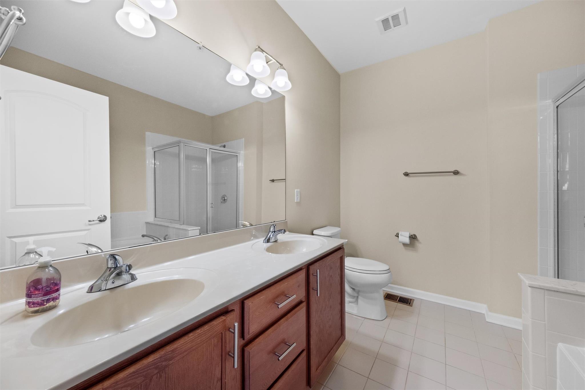 1701 Hawthorn Way, New Windsor, NY 12553