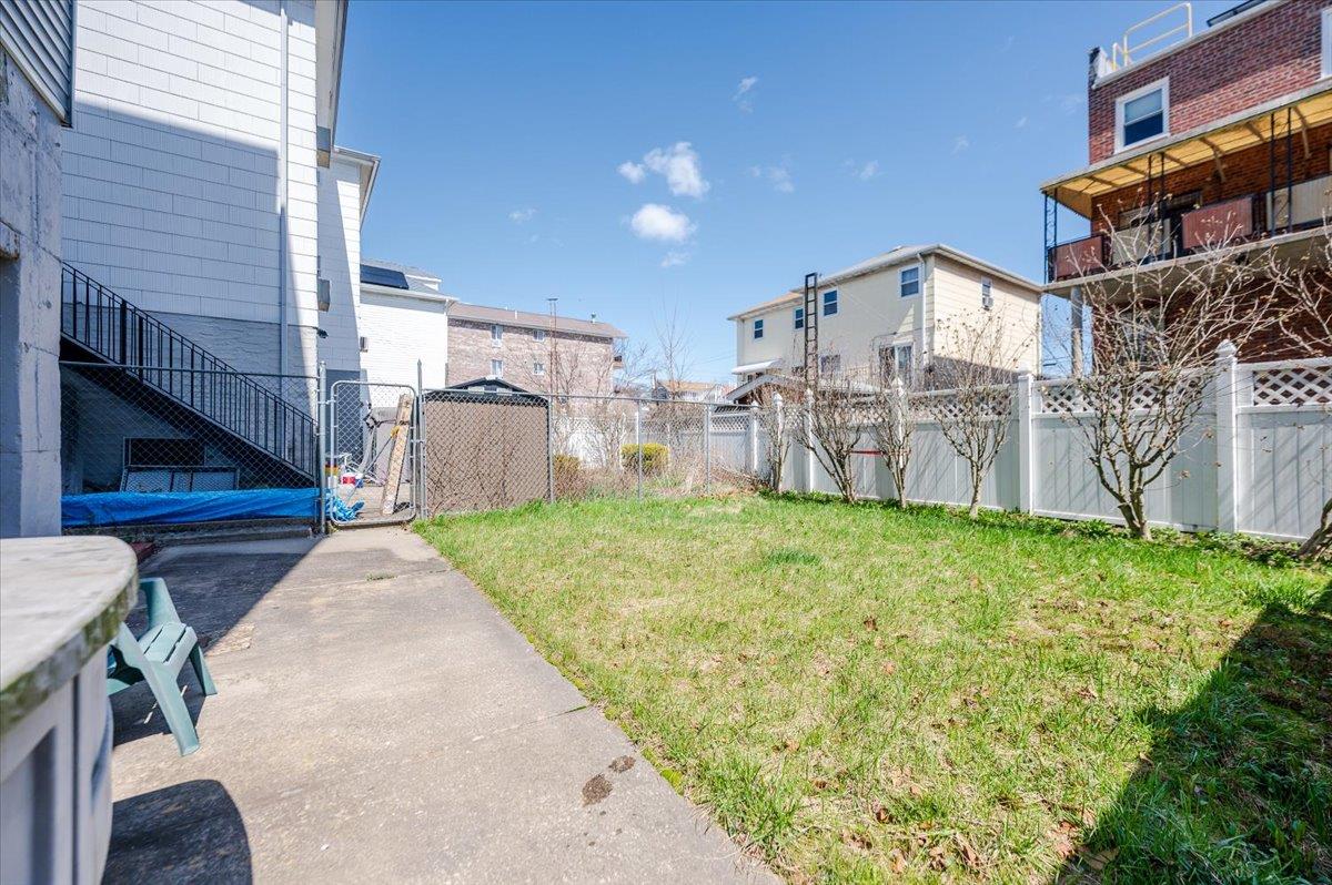 536 Throggs Neck Expressway, Bronx, NY 10465