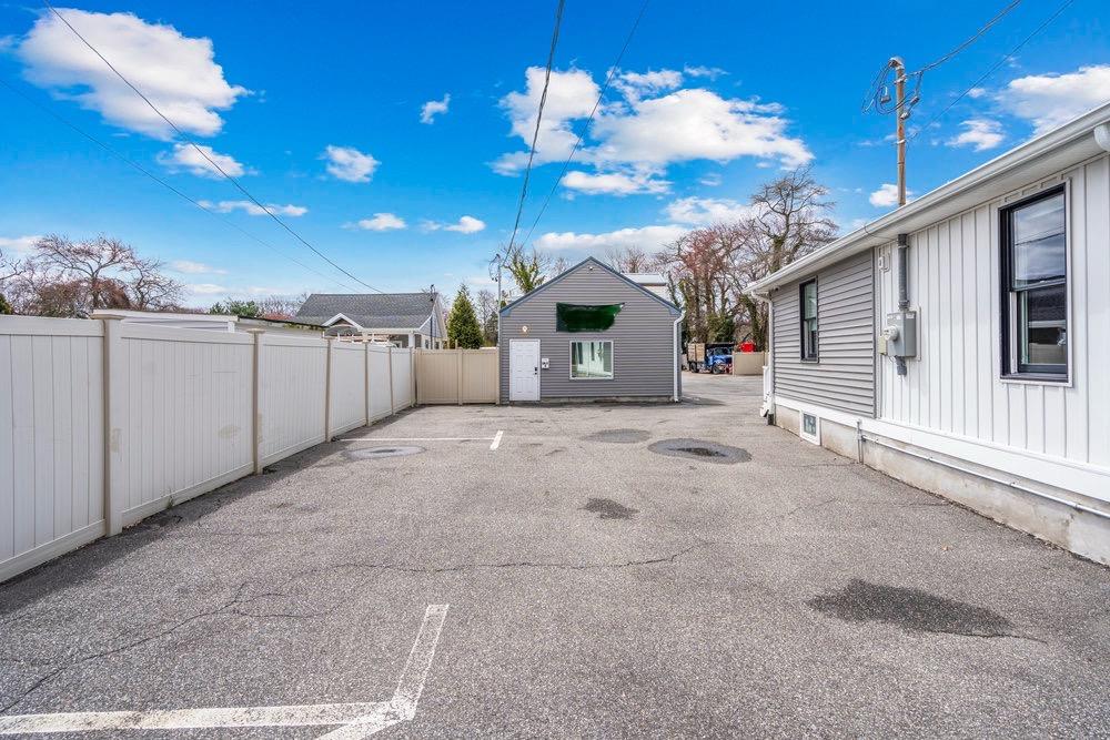 1400 Montauk Highway, Oakdale, NY 11769