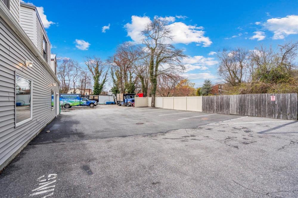 1400 Montauk Highway, Oakdale, NY 11769