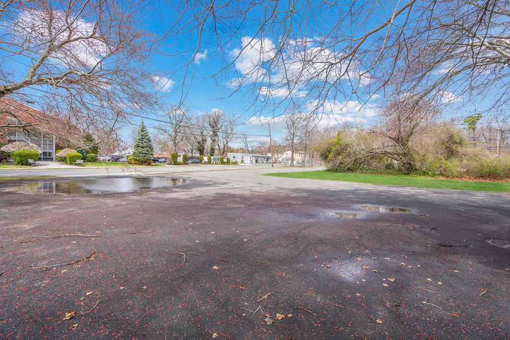 1400 Montauk Highway, Oakdale, NY 11769