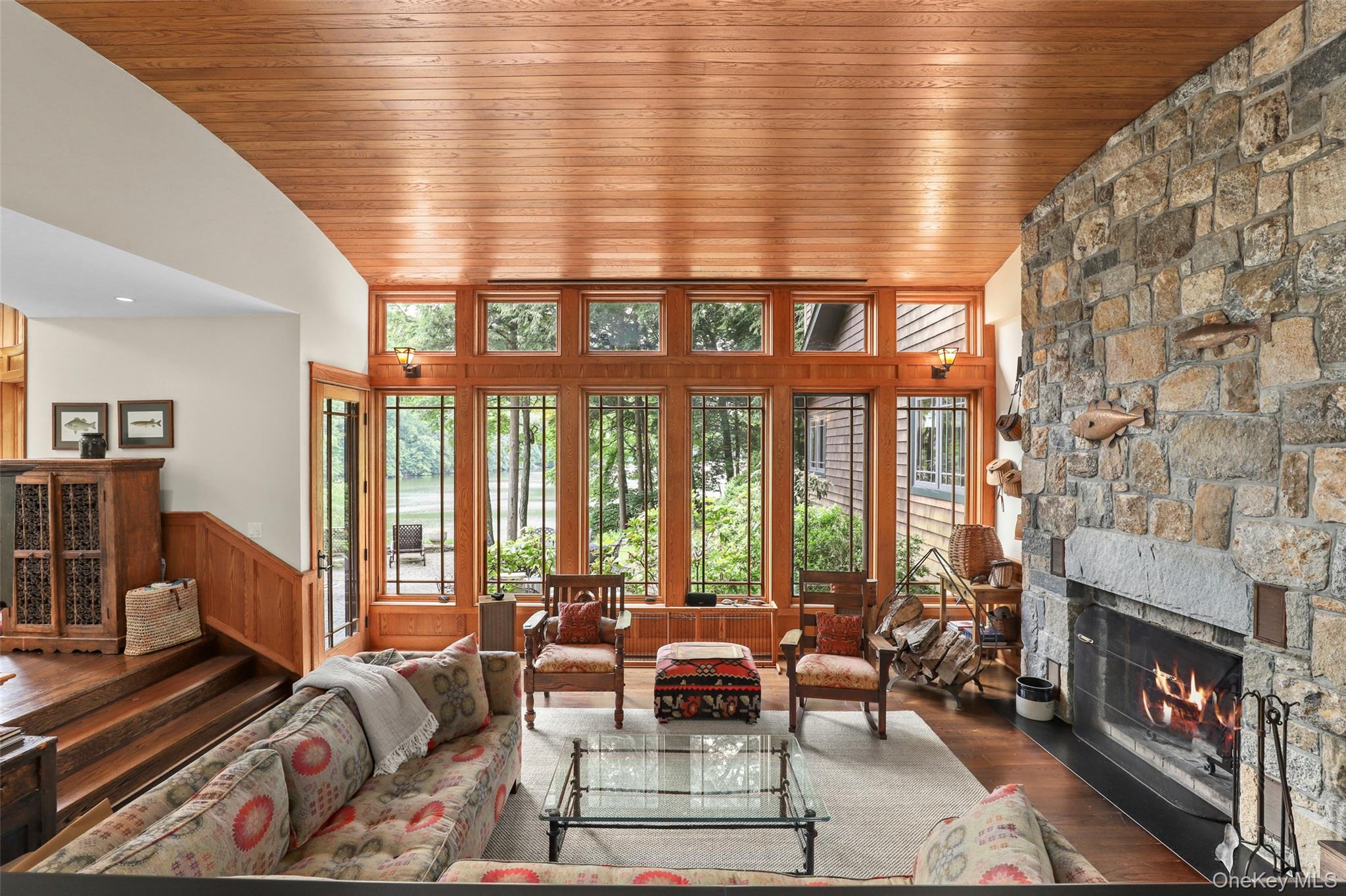 15 N Lake Circle, South Salem, NY 10590