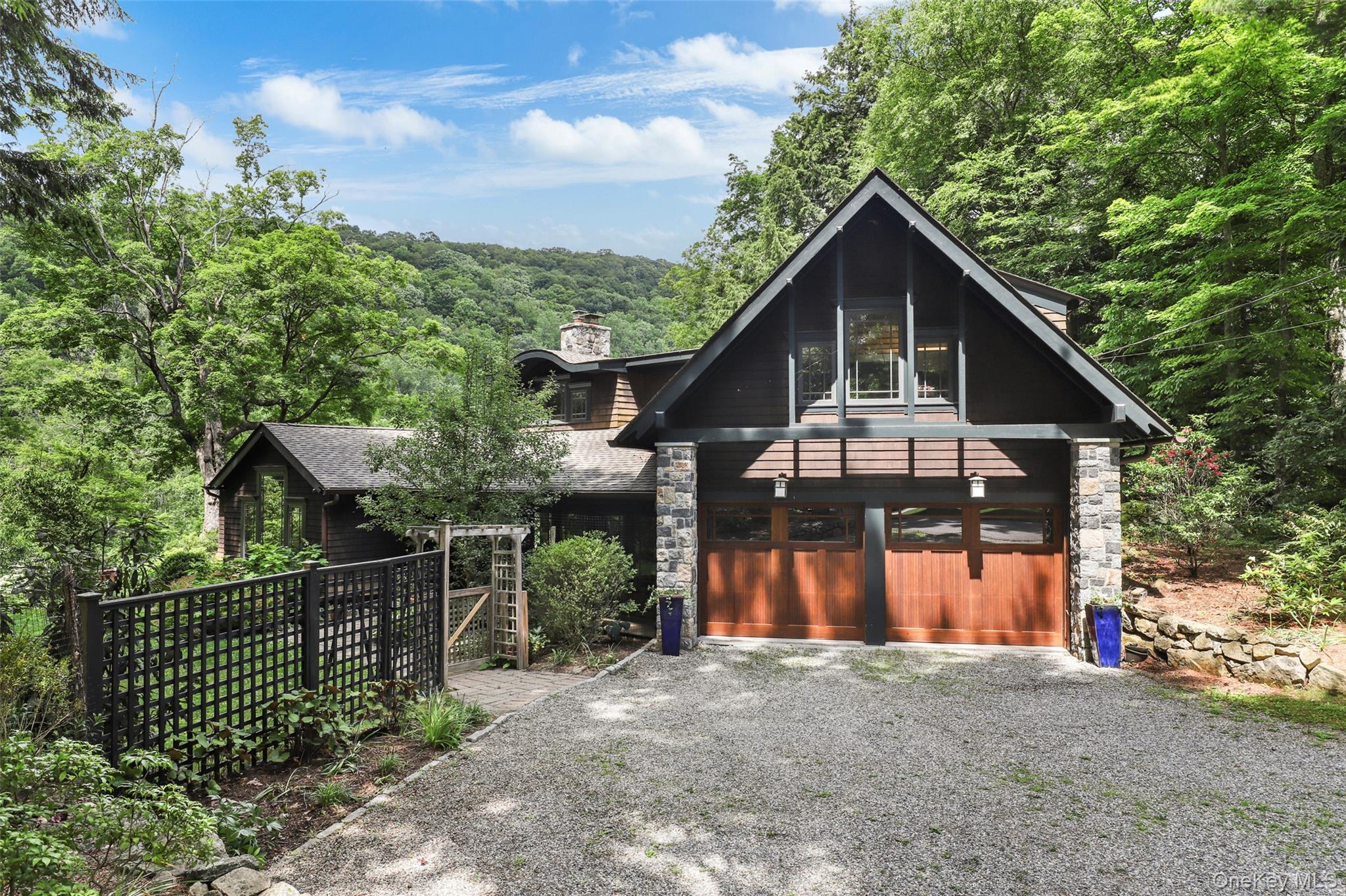 15 N Lake Circle, South Salem, NY 10590