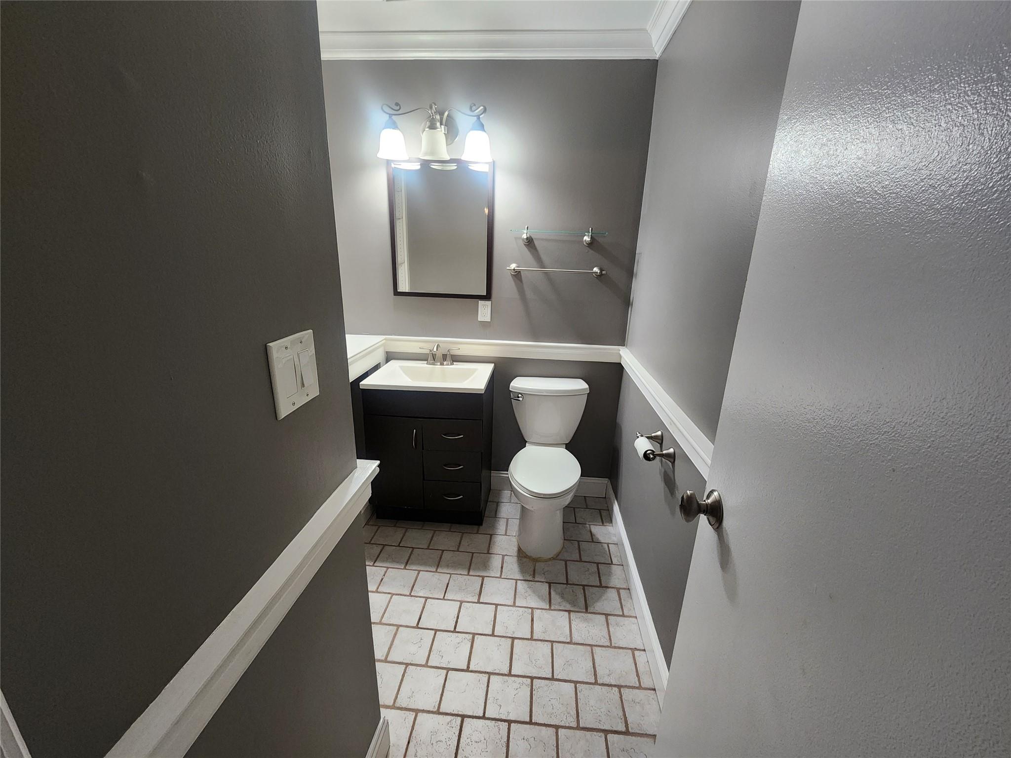 202 Fairview Circle, Middle Island, NY 11953