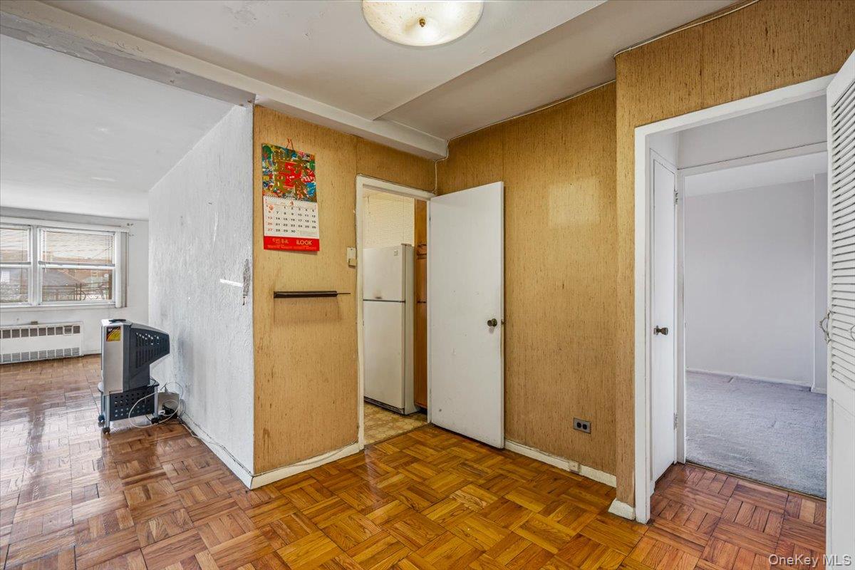 90-59 56th Avenue # 2J, Elmhurst, NY 11373