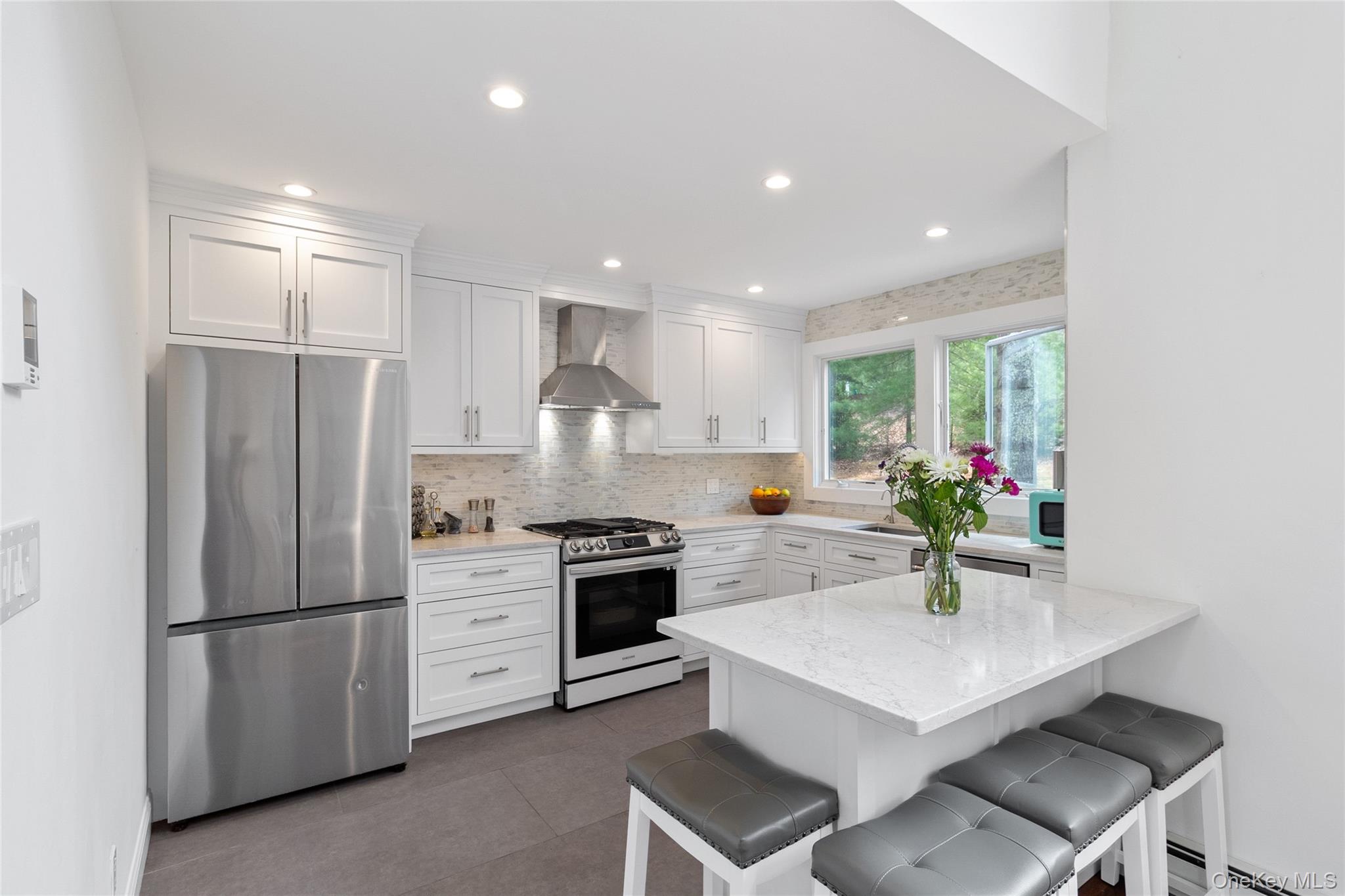 27 Ely Brook Road, East Hampton, NY 11937