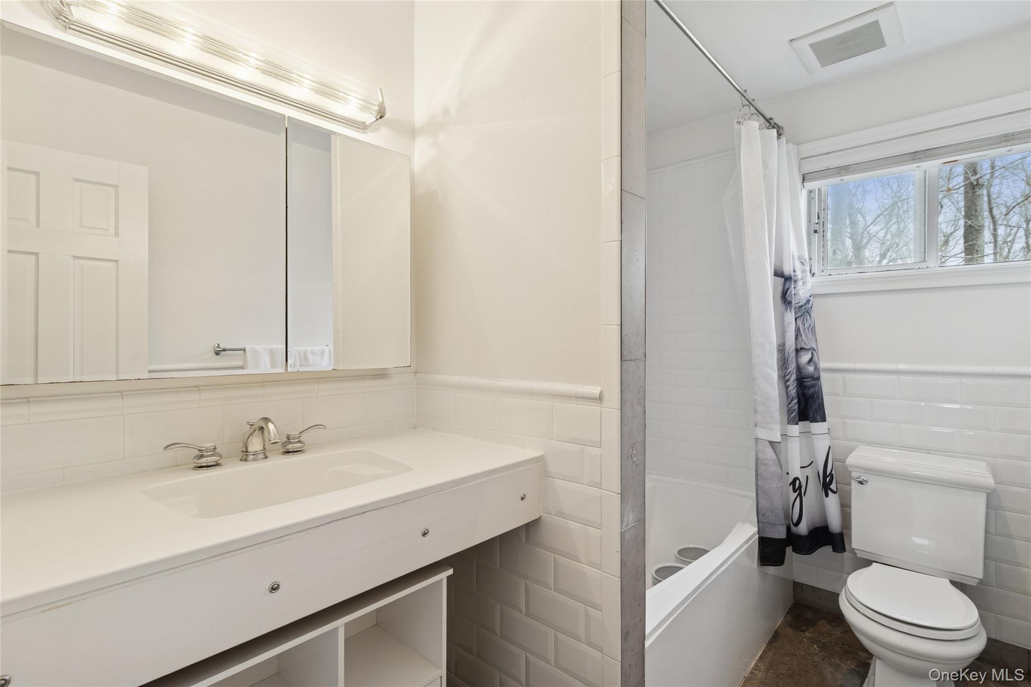 27 Ely Brook Road, East Hampton, NY 11937