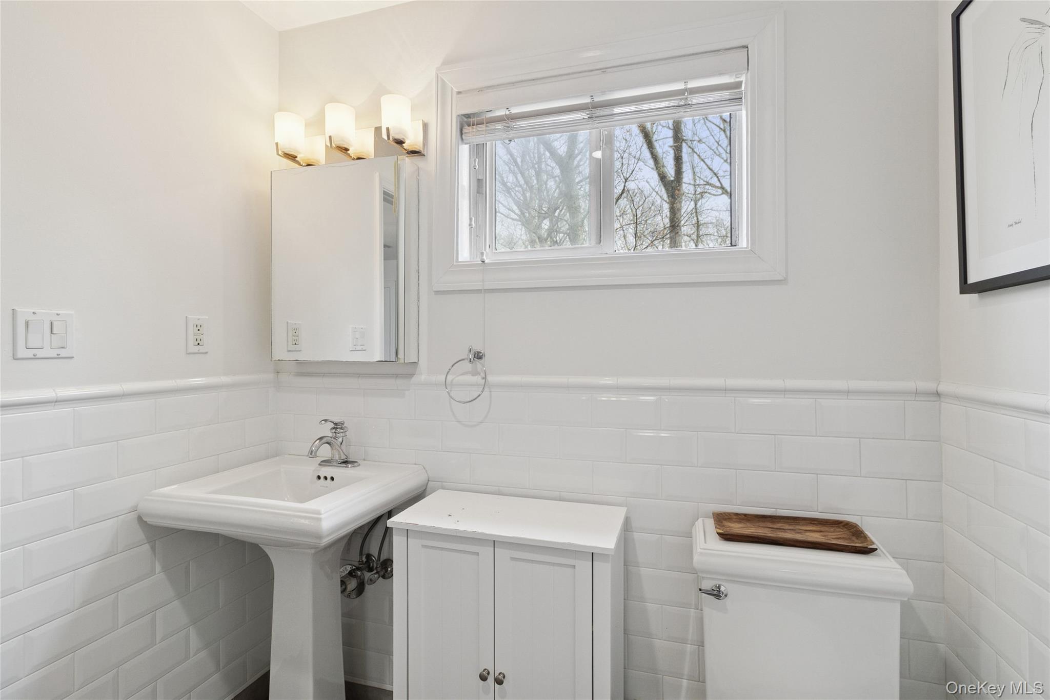 27 Ely Brook Road, East Hampton, NY 11937