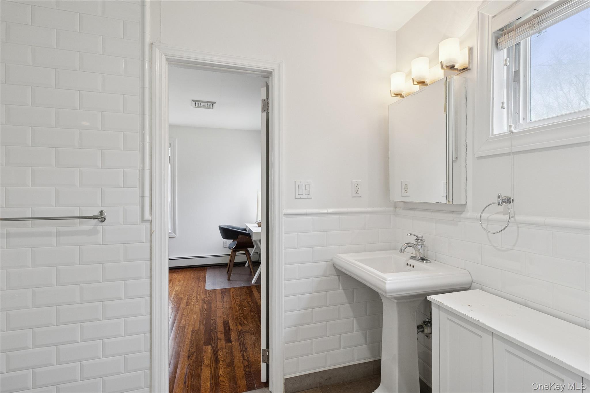 27 Ely Brook Road, East Hampton, NY 11937